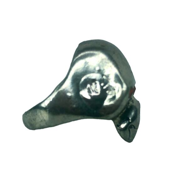 Silver and Red Skull Ring - Size 8 - Picture 5 of 7